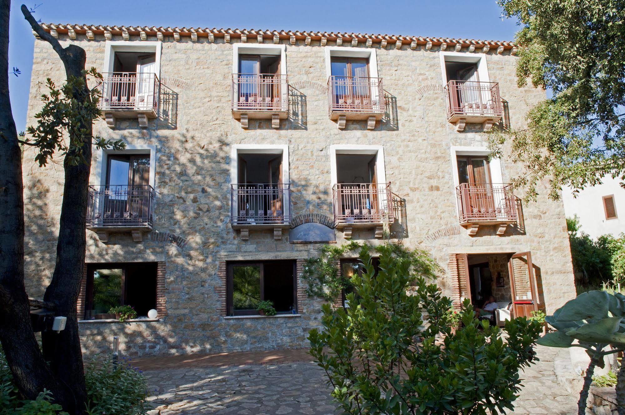 Nascar Hotel Santa Maria Navarrese Exterior foto